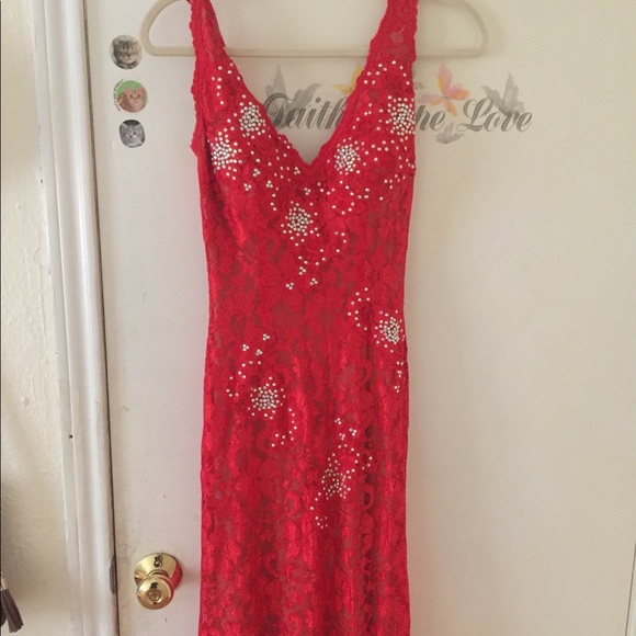 Red Dress - Picture 1 of 4